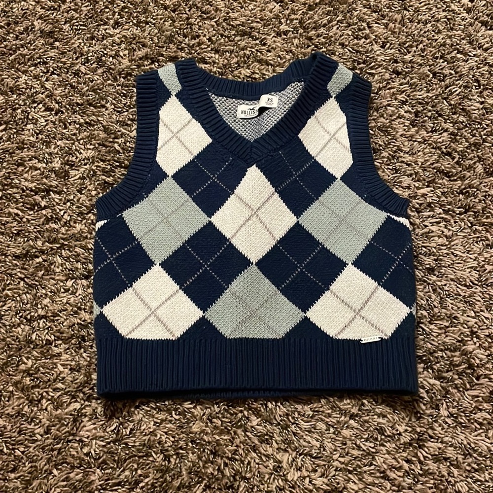 Never worn XS blue and white sweater vest